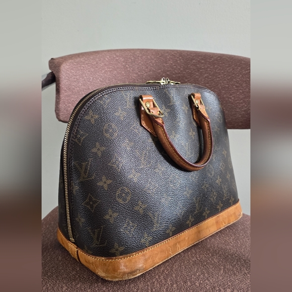 Louis Vuitton Vintage Monogram Alma PM Size - Picture 6 of 16